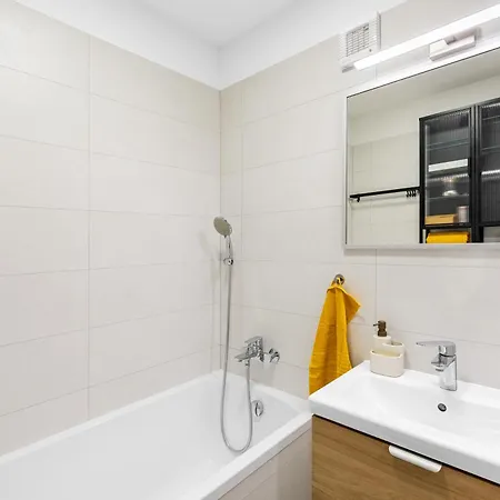 Comfort Retreat With Balcony Daire