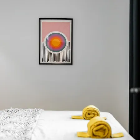 Daire Comfort Retreat With Balcony *