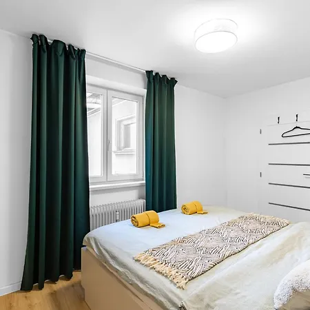 Daire Comfort Retreat With Balcony Bratislava