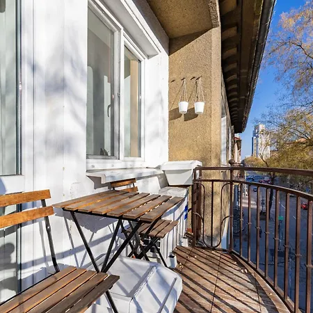 Daire Comfort Retreat With Balcony