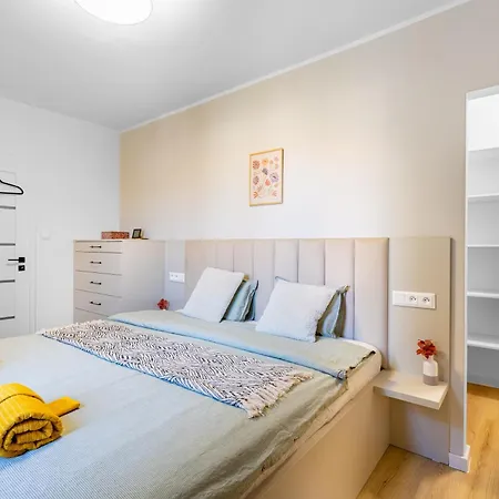 Daire Comfort Retreat With Balcony *