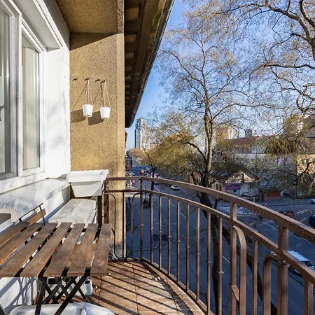 Daire Comfort Retreat With Balcony